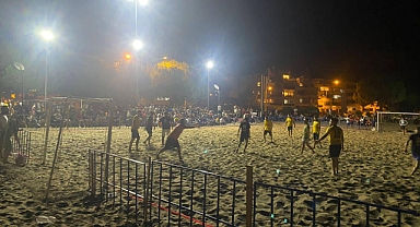 Plaj futbolunda heyecan devam ediyor