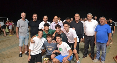 İnkumu Plaj Futbol turnuvasında ödüller sahiplerini buldu