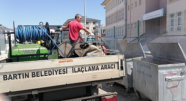 Konteynerlerde dezenfekte ve ilaçlama çalışması gerçekleştirildi