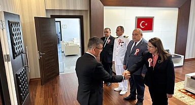 Vali Arslan, Makamında Tebrikleri kabul etti