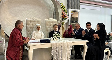 Aldatmaz, mutluluklarına ortak oldu