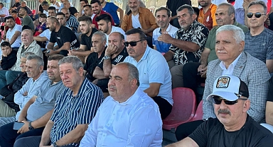 Aldatmaz, tribünde destek verdi