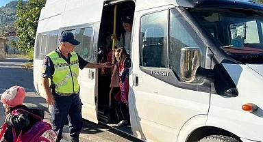 Jandarma ekiplerinden okul servis araçlarına denetim