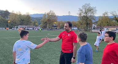 Kaymakam Kadiroğlu, miniklerle maç yaptı