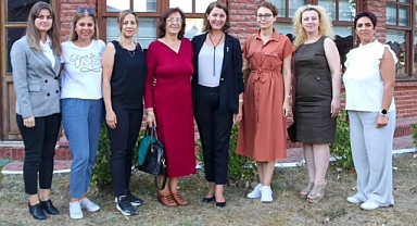 Polis eşleri bir araya geldi