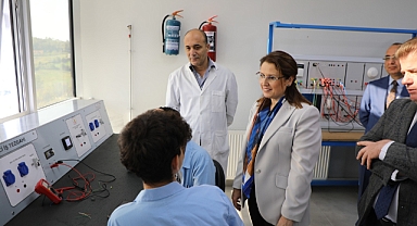 Arslan, genç nesli destekliyor