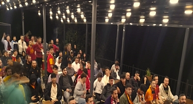 Asmalı Çay bahçesi doldu taştı