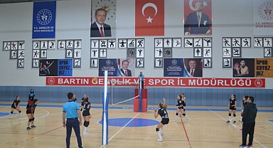 Bartın Lisesi tie-break setinde kazandı