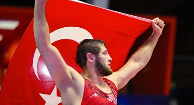 BARÜ’lü milli sporcu Muhammed Gimri’den tarihi başarı