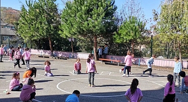 Çocuk oyunları okul bahçesine taşındı