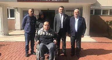 Engelli bireyi  sevindirdiler