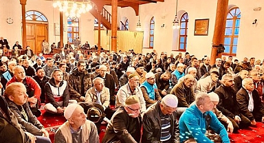 Filistin ve Şehitler için eller Semaya kalktı