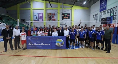 İl Müdürü tebrik etti 