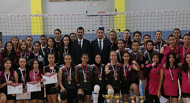 Kızlarda FSM şampiyon!
