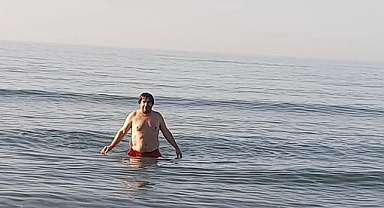 Pastırma sıcaklarında denize giriyorlar