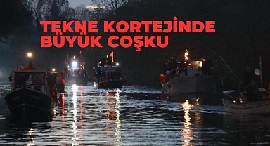 Tekne Kortejinde Büyük Coşku