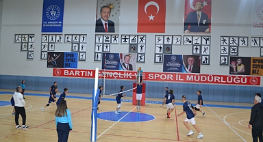 Turgut Işık MTAL rakibini 3-0 yendi