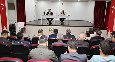 Vali Muhtarlarla bir araya geldi