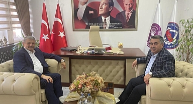 Akın'dan esnafa destek