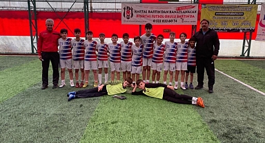 Bartın Gençlerbirliği U12 takımı dostluk maçı yaptı