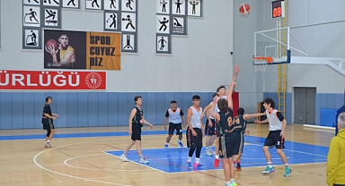 Bartın Lisesi Baskette ilk maçını kazandı