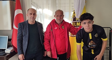 Bartınlı futbolcu Manisa'ya transfer oldu!
