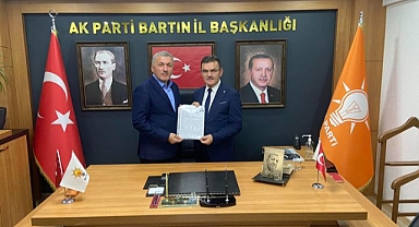Belgesini teslim etti