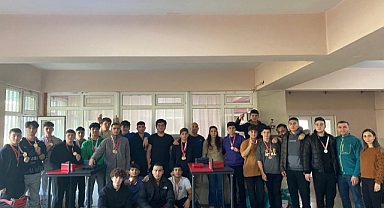 Bilek güreşi nefes kesti