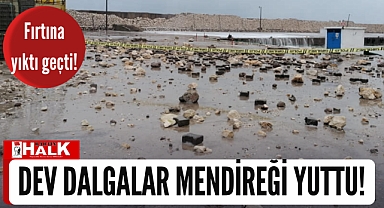 Dev dalgalar mendireği yuttu!