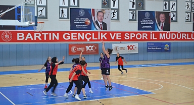 FSM kız basket takımı ilk maçını kazandı