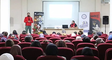Genç zihinlere ışık tuttular