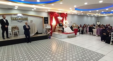 Müftü, Mutluluklara ortak oldu