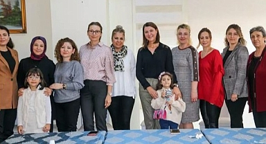 Polis eşleri ile bir araya geldi