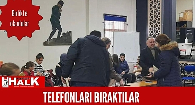 Telefonu bırakıp kitap okudular