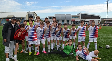 U-14’de Bartın Gençlerbirliği ilk yarıyı lideri bitirdi