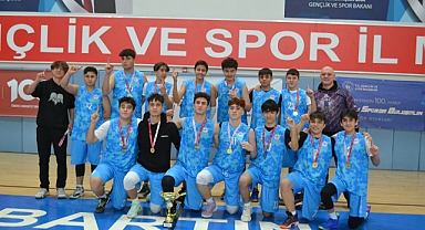 Baskette Fuat Sezgin MTAL Şampiyon oldu