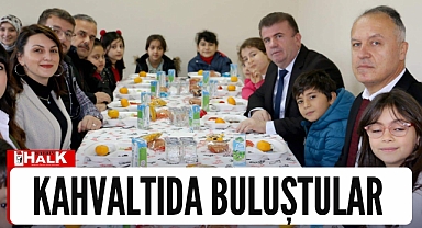 Kahvaltıda buluştular