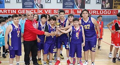 U-14 Baskette TOKİ İlköğretim Okulu 2.oldu