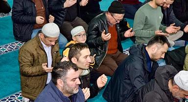 Sabah namazında buluştular
