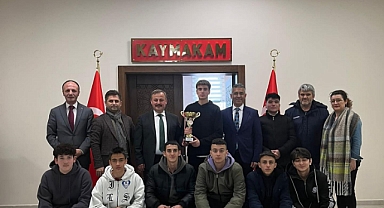Amasra ÇPL okul takımından Kaymakam Perçi’ye ziyaret