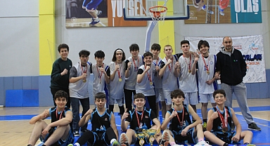 Basketbol Akademi (A) U18 baskette şampiyon oldu