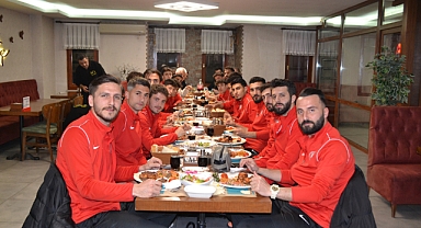 Eski Yöneticiden Bartınspor takımına moral yemeği