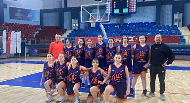 Fatih Ortaokulu kız takımı yarı finale yükseldi