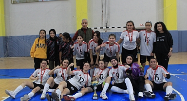 Futsal kızlarda Köksal Toptan şampiyon oldu