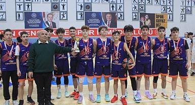 Gündoğdu U18 basket takımı ikinci oldu