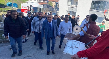 Aladağ'da Davullu Karşılama