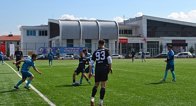 Amatörde derbiyi Kemerspor kazandı