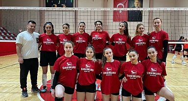 Ata Sporları Voleybol Takımı ilk maçını kazandı