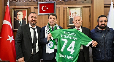 Bakan Tunç’a Kozcağız forması hediye edildi