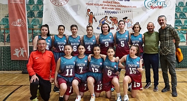 Fatih Ortaokulu yarı finallerde mücadele etti